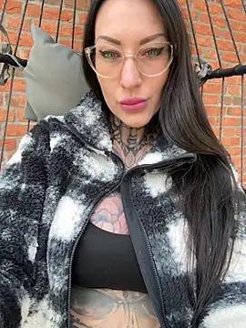 MeganWitch online show from 04.26.26