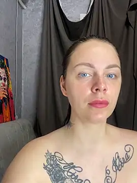 Lola Hale online show from 05.03.26