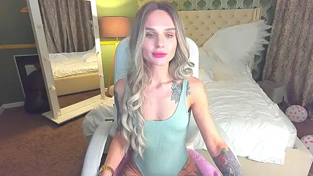 KiraGrayy online show from 03.08.25