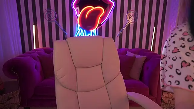 EmilySunshineS online show from 04.28.26