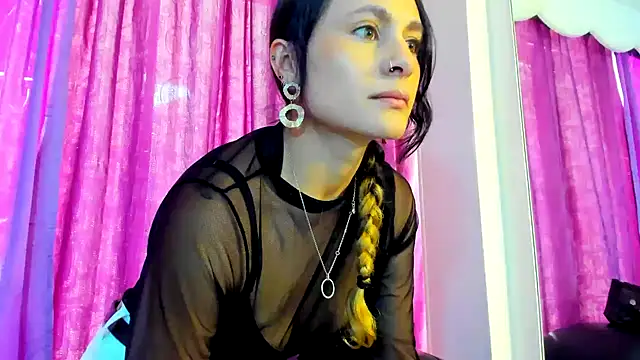 Coral Gibson online show from 02.19.25