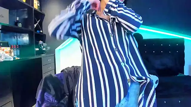 Coral Gibson online show from 02.21.25