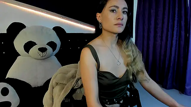 Coral Gibson online show from 02.26.25