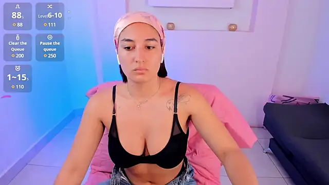 ScarlettWet9 online show from 12.15.24