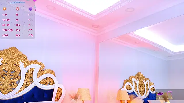 Snapshot of AshleyFerri chatting on 10.31.25 AshleyFerri online show from 10.31.25