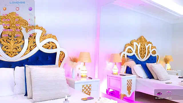 Snapshot of AshleyFerri chatting on 11.25.25 AshleyFerri online show from 11.25.25