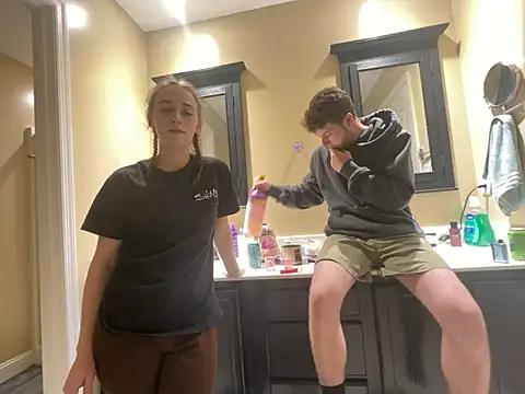 Maxinebabyyy online show from 12.18.24