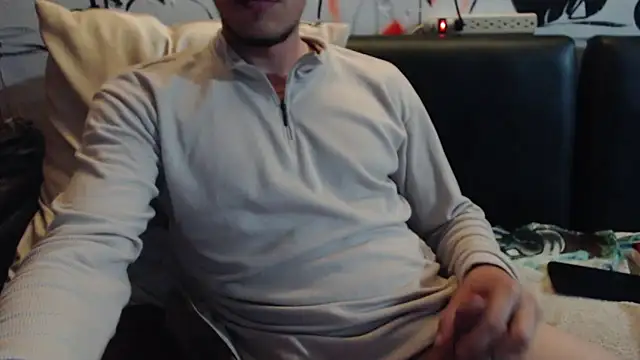 Snapshot of roystonee01 chatting on 02.07.26 roystonee01 online show from 02.07.26