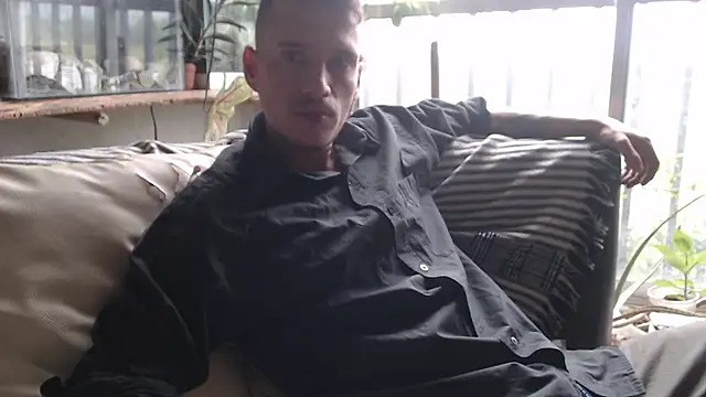 Snapshot of roystonee01 chatting on 02.23.26 roystonee01 online show from 02.23.26