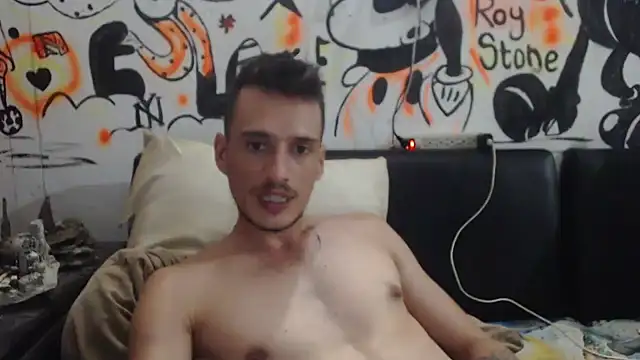 Snapshot of roystonee01 chatting on 03.03.26 roystonee01 online show from 03.03.26