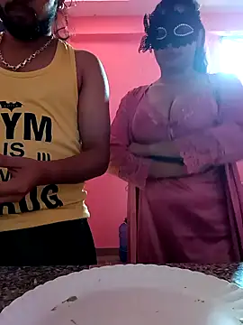 Snapshot of saviverma2024 chatting on 12.17.24 saviverma2024 online show from 12.17.24