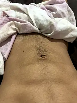 Snapshot of E_Himeros chatting on 11.19.25 E Himeros online show from 11.19.25