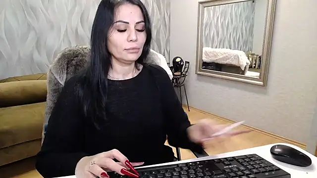 Sara Poison online show from 11.23.25