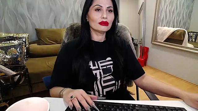 Sara Poison online show from 04.24.26