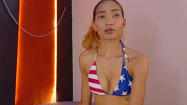 Snapshot of Charlotte_Love10 chatting on 02.08.26 Charlotte Love10 online show from 02.08.26