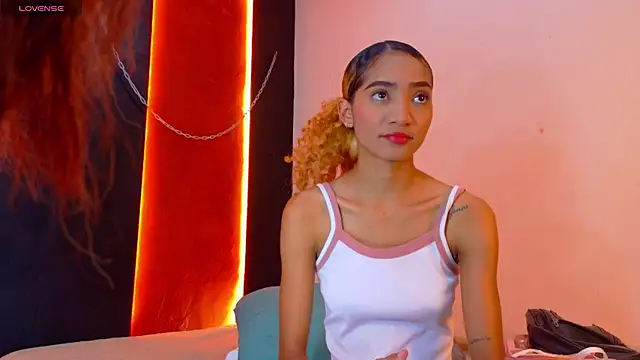 Snapshot of Charlotte_Love10 chatting on 02.11.26 Charlotte Love10 online show from 02.11.26