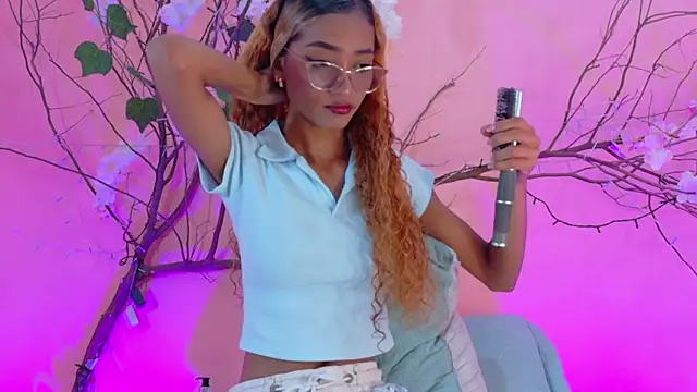 Snapshot of Charlotte_Love10 chatting on 03.12.26 Charlotte Love10 online show from 03.12.26