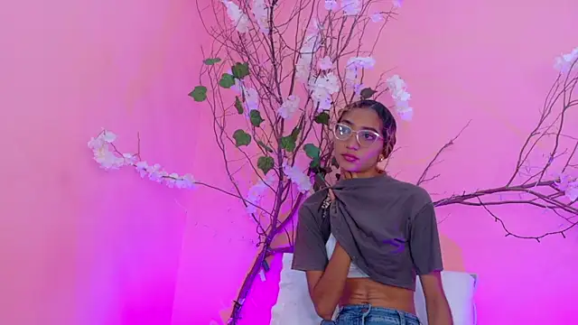 Snapshot of Charlotte_Love10 chatting on 03.17.26 Charlotte Love10 online show from 03.17.26