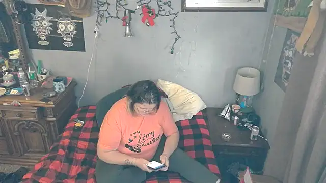 Snapshot of wild_hot_mess chatting on 12.05.24 wild hot mess online show from 12.05.24