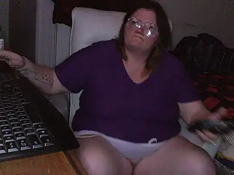 Snapshot of wild_hot_mess chatting on 02.16.25 wild hot mess online show from 02.16.25