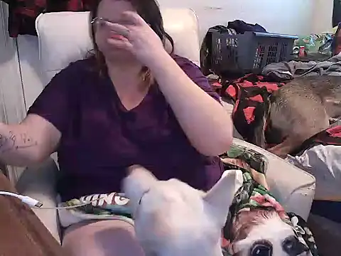 Snapshot of wild_hot_mess chatting on 02.16.25 wild hot mess online show from 02.16.25