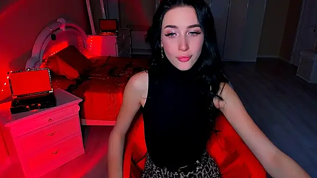 Snapshot of lovely_desire chatting on 12.10.24 lovely desire online show from 12.10.24