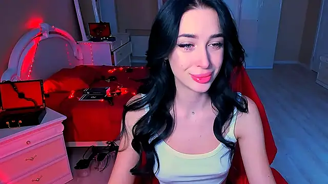 Snapshot of lovely_desire chatting on 12.21.24 lovely desire online show from 12.21.24