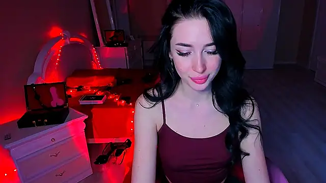 Snapshot of lovely_desire chatting on 12.23.24 lovely desire online show from 12.23.24