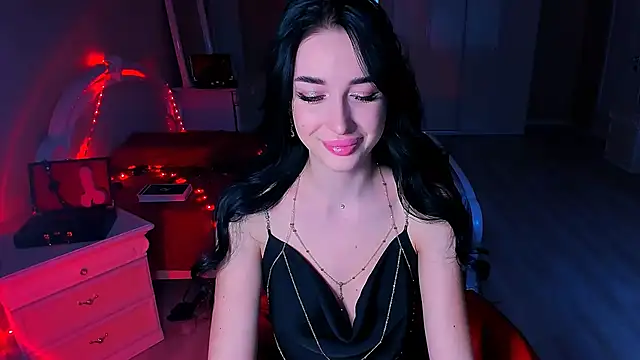 Snapshot of lovely_desire chatting on 12.24.24 lovely desire online show from 12.24.24