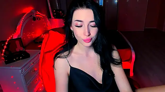 Snapshot of lovely_desire chatting on 01.28.25 lovely desire online show from 01.28.25