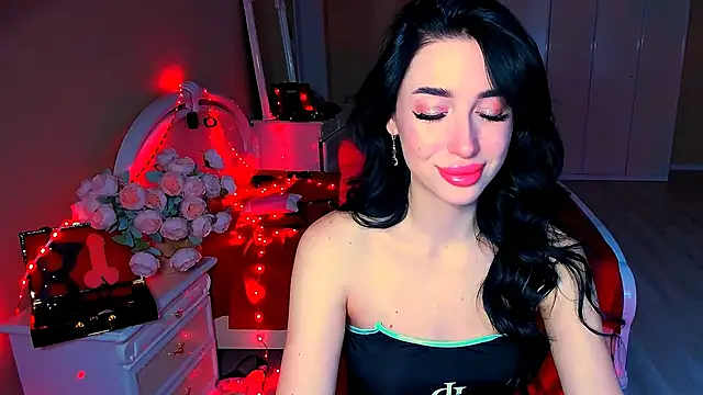 Snapshot of lovely_desire chatting on 02.05.25 lovely desire online show from 02.05.25