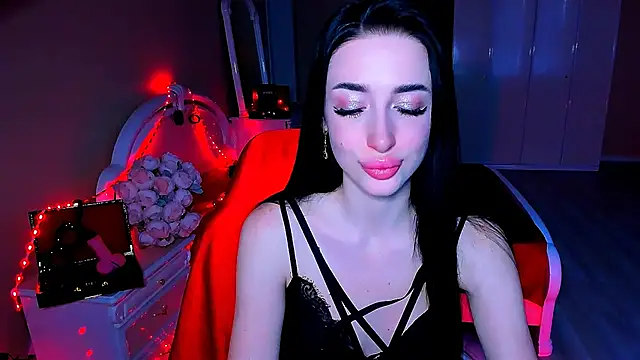 Snapshot of lovely_desire chatting on 02.18.25 lovely desire online show from 02.18.25