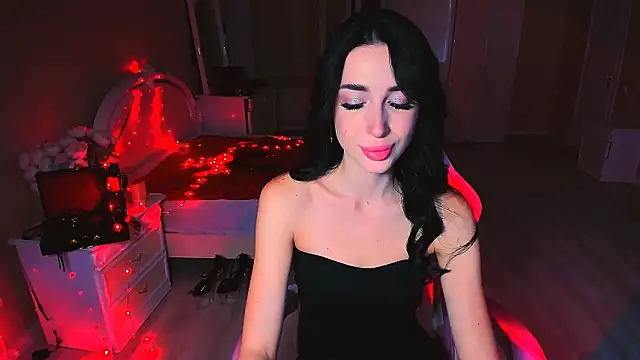 Snapshot of lovely_desire chatting on 10.05.25 lovely desire online show from 10.05.25