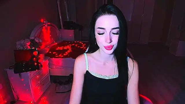 Snapshot of lovely_desire chatting on 10.19.25 lovely desire online show from 10.19.25