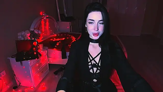 Snapshot of lovely_desire chatting on 10.26.25 lovely desire online show from 10.26.25