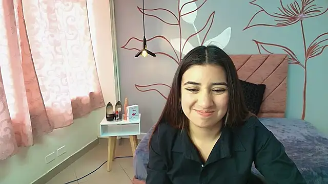 Snapshot of Aly_Cute_ chatting on 12.06.24 Aly Cute online show from 12.06.24