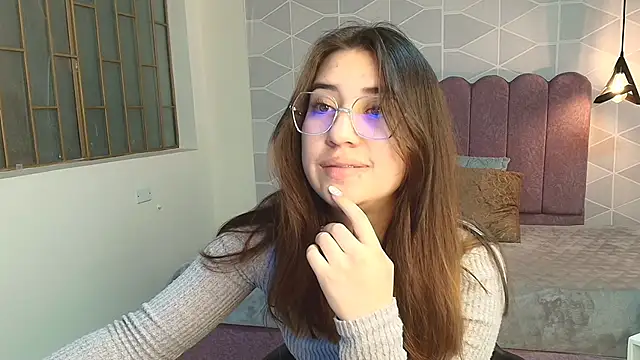 Snapshot of Aly_Cute_ chatting on 12.11.24 Aly Cute online show from 12.11.24