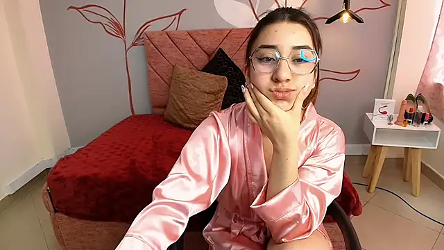 Snapshot of Aly_Cute_ chatting on 12.17.24 Aly Cute online show from 12.17.24