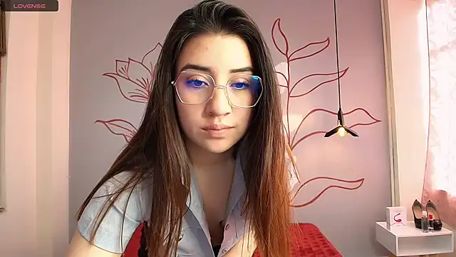 Snapshot of Aly_Cute_ chatting on 12.18.24 Aly Cute online show from 12.18.24