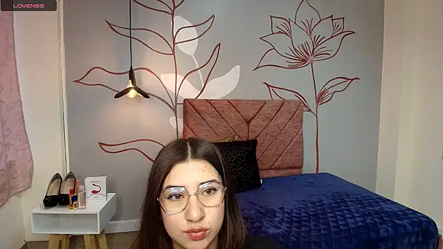 Snapshot of Aly_Cute_ chatting on 12.30.24 Aly Cute online show from 12.30.24