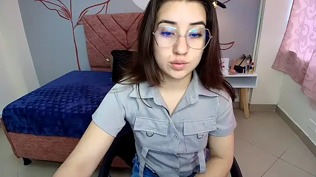 Snapshot of Aly_Cute_ chatting on 01.06.25 Aly Cute online show from 01.06.25