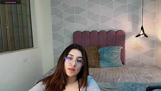 Snapshot of Aly_Cute_ chatting on 01.07.25 Aly Cute online show from 01.07.25