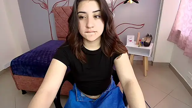 Snapshot of Aly_Cute_ chatting on 01.18.25 Aly Cute online show from 01.18.25