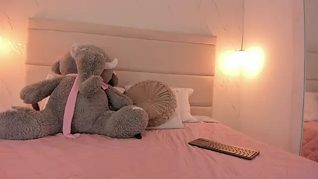 Snapshot of Mollymoon1 chatting on 01.11.26 Mollymoon1 online show from 01.11.26