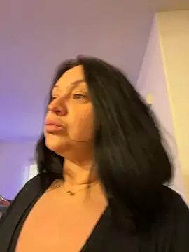 AlyssiaAmoreXO online show from 10.26.25