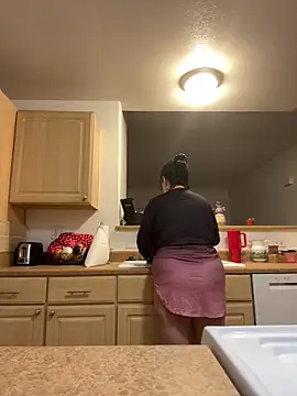 AlyssiaAmoreXO online show from 12.14.25