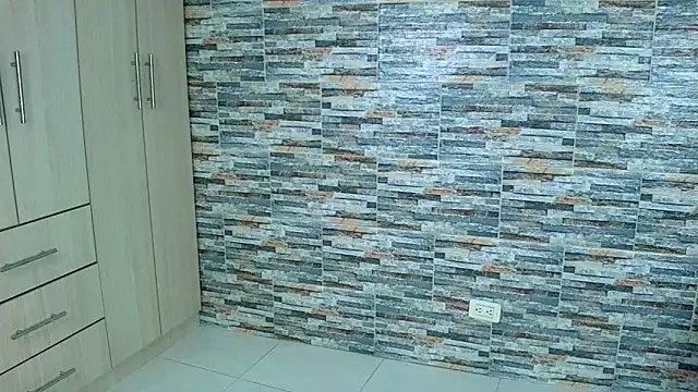 Snapshot of _joy_yva chatting on 02.10.25 joy yva online show from 02.10.25