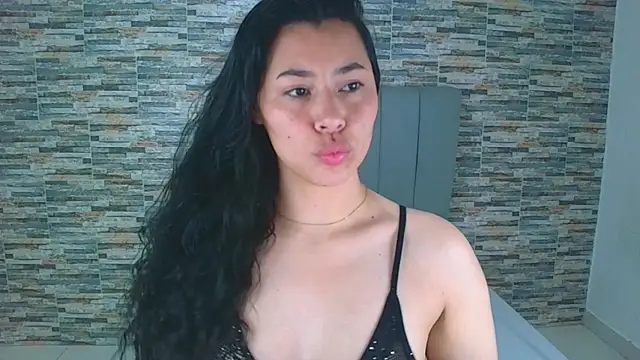 Snapshot of _joy_yva chatting on 09.17.25 joy yva online show from 09.17.25