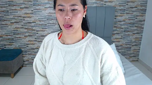 Snapshot of _joy_yva chatting on 09.24.25 joy yva online show from 09.24.25