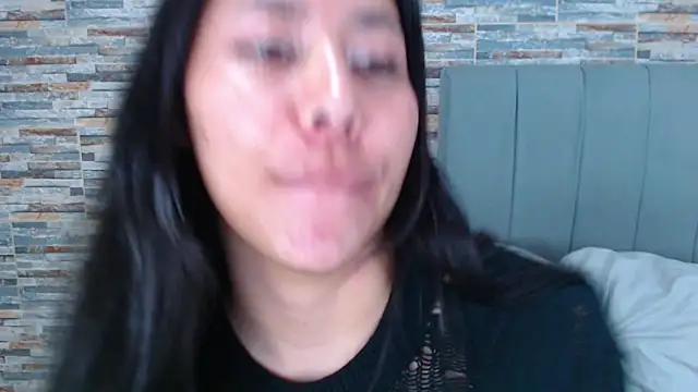 Snapshot of _joy_yva chatting on 10.03.25 joy yva online show from 10.03.25